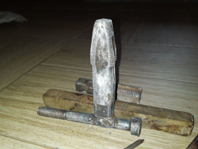 приспособа выкрутить эксцентрик